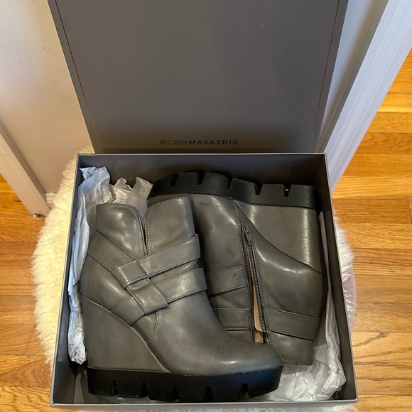 BCBGMaxAzria Combat & Motorcycle Boots - Dark Grey - Size 8 - Picture 3 of 7